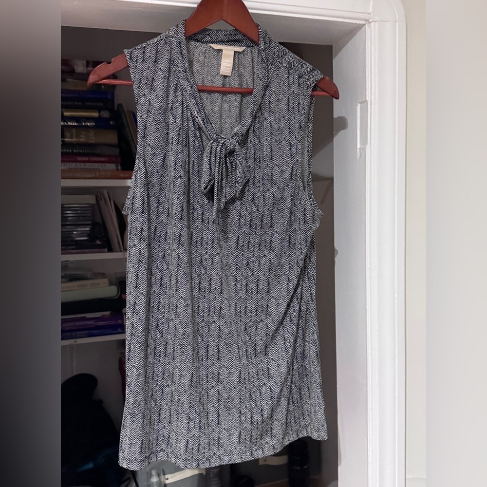 🤍 Banana Republic Bow Front Sleeveless Blouse 🖤 Black White Career Chic Top ✨